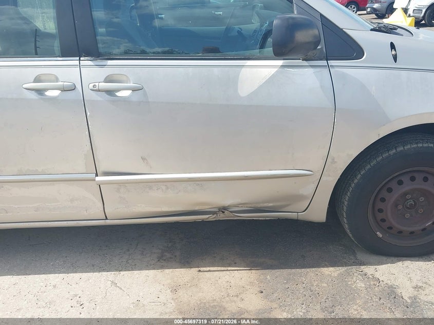 2004 Toyota Sienna VIN 5TDZA23CX4S001861 IAAI salvage auction — RIGHT SIDE, Clear (Florida), sold $25 on 2026-07-29 (photo 6)