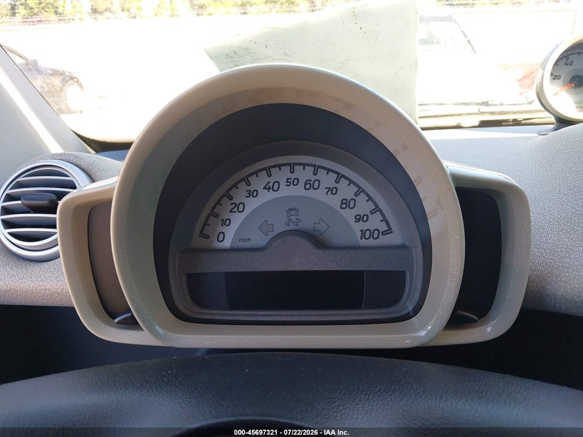 2014 Smart Fortwo VIN WMEEJ9AA2EK785570 IAAI salvage auction — NORMAL WEAR, Clear - Dealer Only (California), sold $1,100 on 2026-08-03 (photo 7)