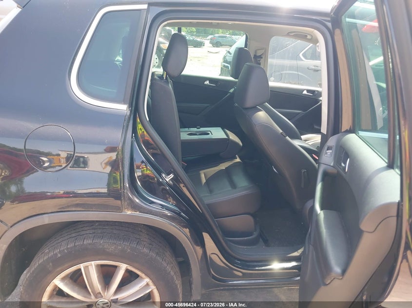 2014 Volkswagen Tiguan VIN WVGBV3AX4EW562121 IAAI salvage auction — NORMAL WEAR, Wait Title, sold $425 on 2026-08-07 (photo 8)