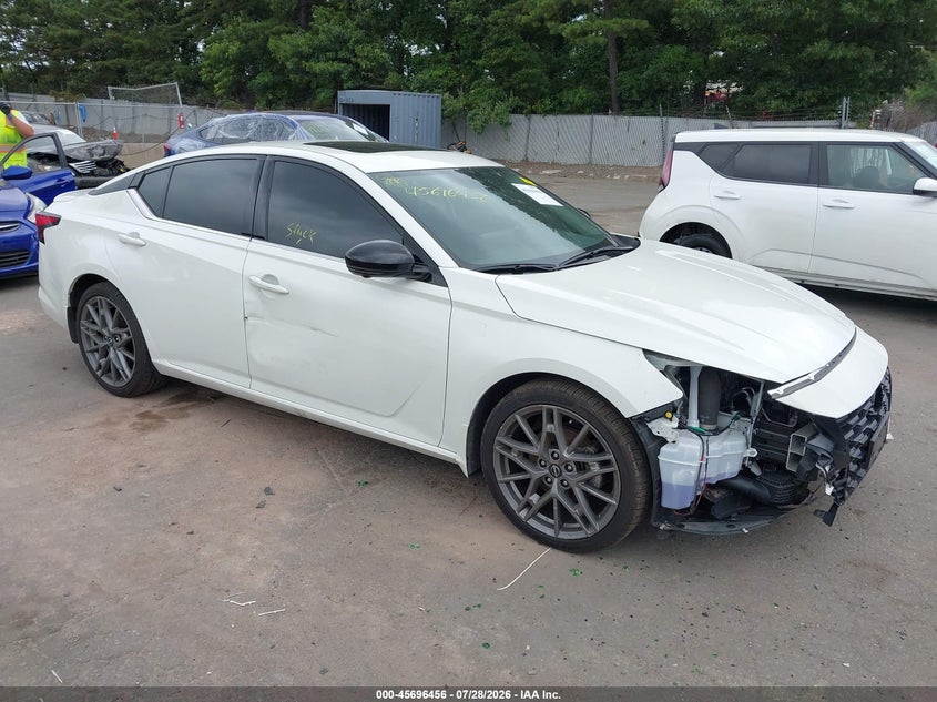 2024 Nissan Altima VIN 1N4AL4CV8RN417074 — IAAI salvage auction photo