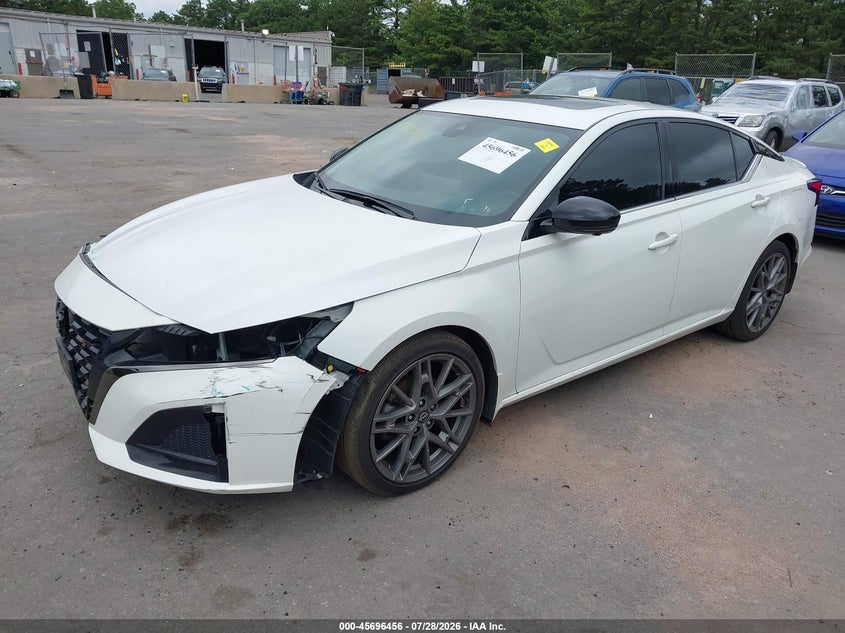 2024 Nissan Altima VIN 1N4AL4CV8RN417074 IAAI salvage auction — FRONT END, Salvage Title, sold $8,500 on 2026-09-01 (photo 2)