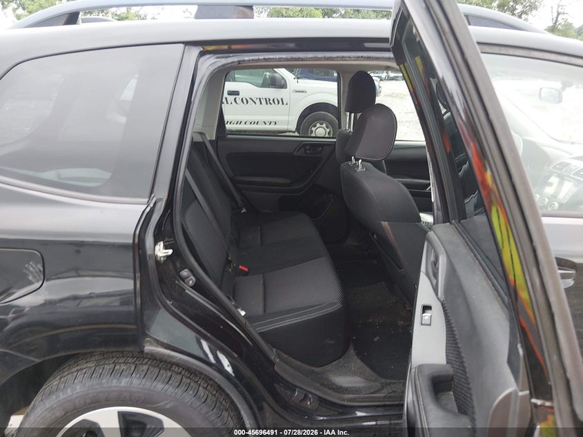 2017 Subaru Forester VIN JF2SJADC1HH437164 IAAI salvage auction — SIDE, Wait Title, sold $575 on 2026-10-01 (photo 8)