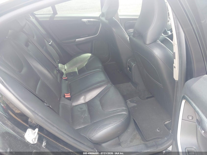 2015 Volvo S60 VIN YV126MFK1F1343257 IAAI salvage auction — NORMAL WEAR, Clear (New Jersey), sold $425 on 2026-08-04 (photo 8)