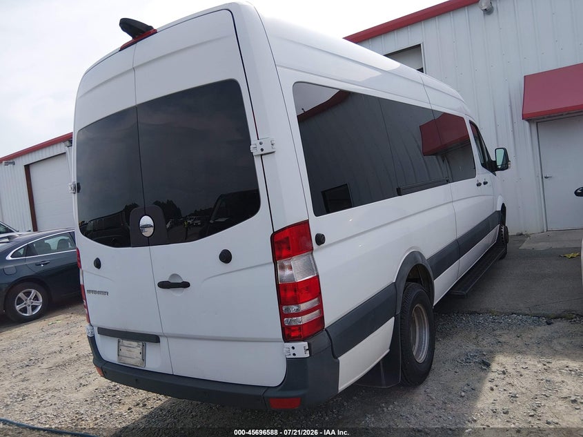 2017 Freightliner Sprinter VIN WDPPF4CC1HP575066 IAAI salvage auction — NORMAL WEAR, SF97 (North Carolina), sold $23,900 on 2026-08-10 (photo 4)