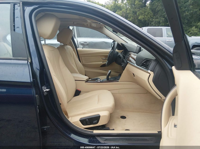2013 BMW 3er VIN WBA3B5C57DF595389 IAAI salvage auction — RIGHT SIDE, Salvage (Kansas), sold $2,400 on 2026-08-20 (photo 5)