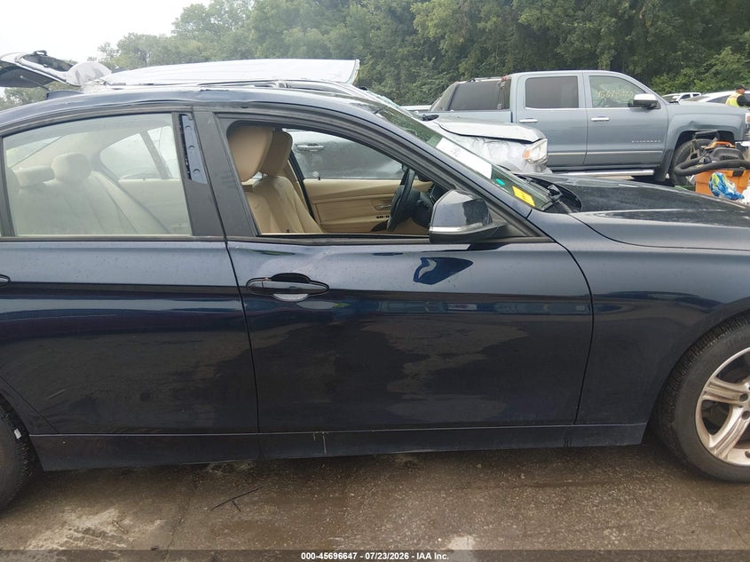 2013 BMW 3er VIN WBA3B5C57DF595389 IAAI salvage auction — RIGHT SIDE, Salvage (Kansas), sold $2,400 on 2026-08-20 (photo 6)