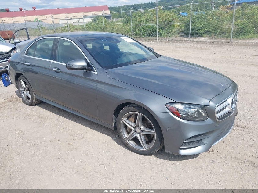 2017 Mercedes-benz E-klasse VIN WDDZF4KB4HA133500 IAAI salvage auction — UNDERCARRIAGE, Wait Title, sold $7,000 on 2026-08-08 (photo 1)