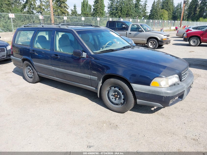 1998 Volvo V70 VIN YV1LZ564XW2440440 IAAI salvage auction — NORMAL WEAR, Clear (Washington), sold $250 on 2026-08-05 (photo 1)