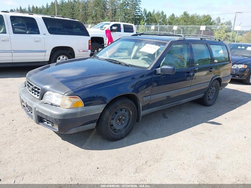 1998 Volvo V70 VIN YV1LZ564XW2440440 IAAI salvage auction — NORMAL WEAR, Clear (Washington), sold $250 on 2026-08-05 (photo 2)