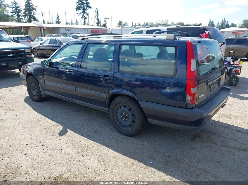 1998 Volvo V70 VIN YV1LZ564XW2440440 IAAI salvage auction — NORMAL WEAR, Clear (Washington), sold $250 on 2026-08-05 (photo 3)