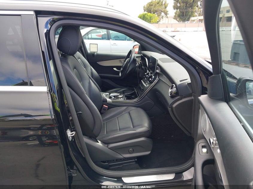 2019 Mercedes-benz Glc VIN WDC0G5EB4KF567292 IAAI salvage auction — MECHANICAL, Clear - Dealer Only (California), sold $8,200 on 2026-08-17 (photo 5)