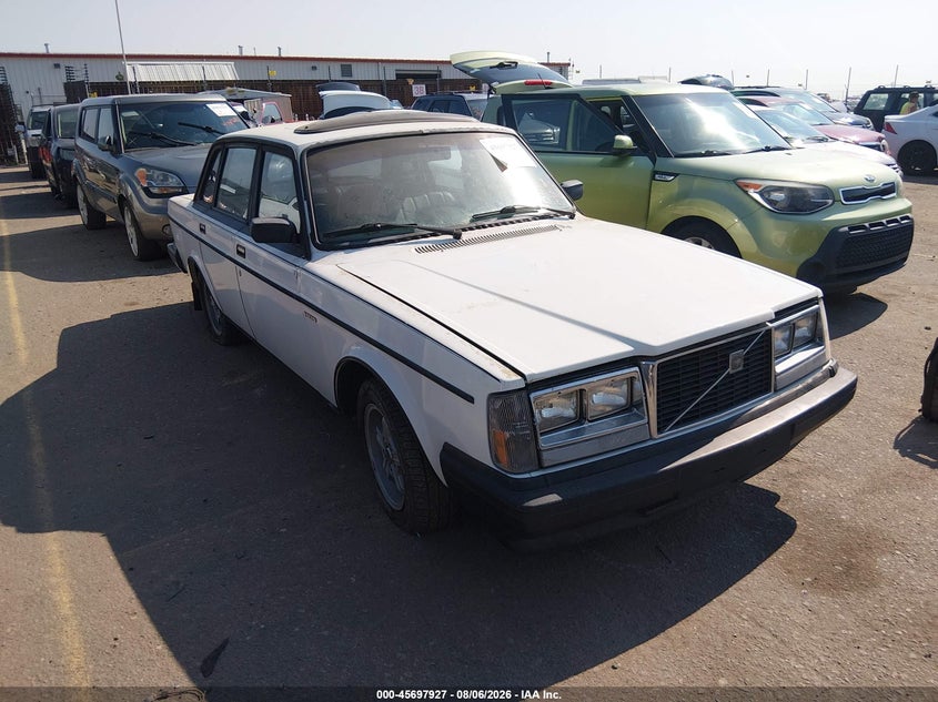 1983 Volvo 240 VIN YV1AX4742D1827055 IAAI salvage auction — NORMAL WEAR, Clear (Colorado), sold $375 on 2026-08-18 (photo 1)