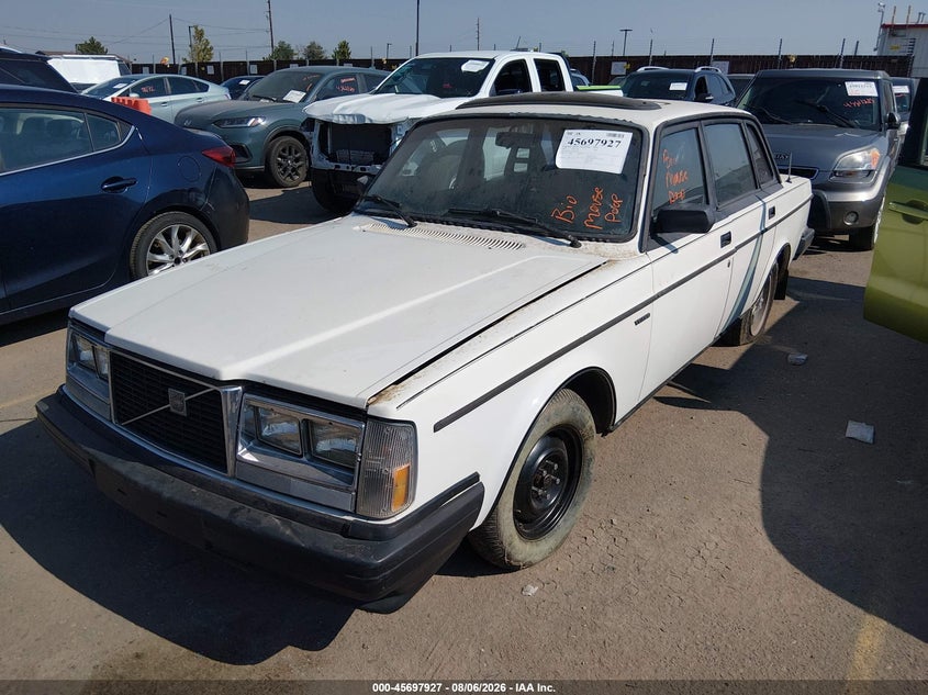 1983 Volvo 240 VIN YV1AX4742D1827055 IAAI salvage auction — NORMAL WEAR, Clear (Colorado), sold $375 on 2026-08-18 (photo 2)