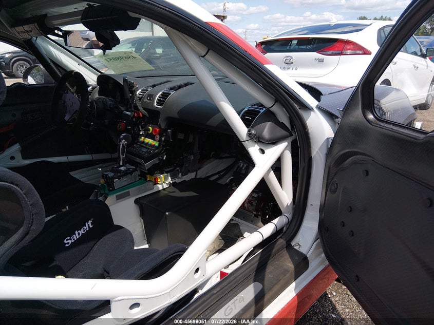 2016 Porsche Cayman VIN WP0ZZZ98ZGK199705 IAAI salvage auction — RIGHT FRONT, Salvage Title, sold $17,600 on 2026-08-17 (photo 5)