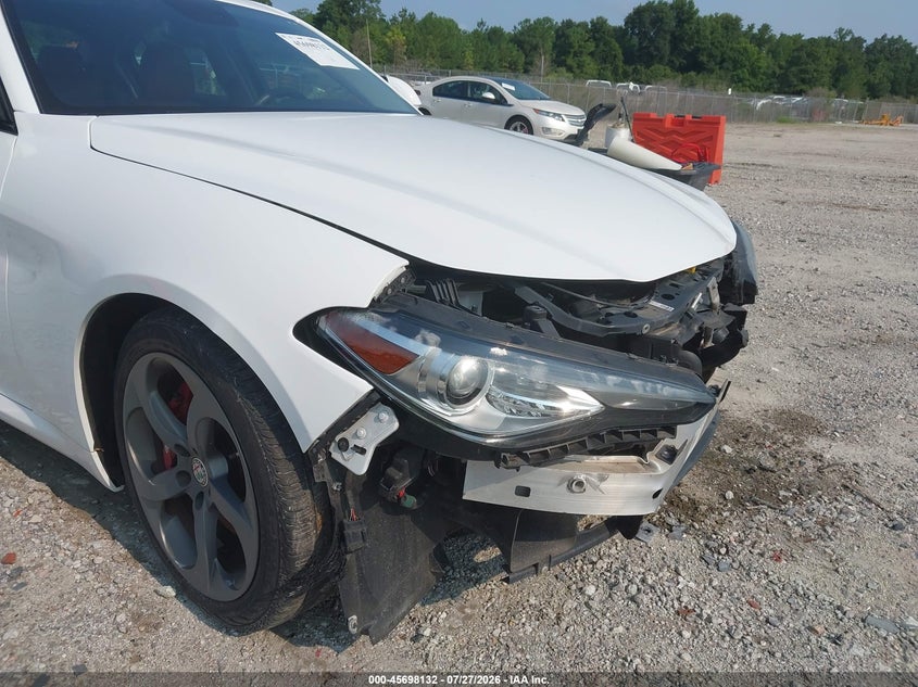 2018 Alfa romeo Giulia VIN ZARFAEBN0J7577039 IAAI salvage auction — FRONT END, Salvage (North Carolina), sold $2,850 on 2026-09-10 (photo 6)