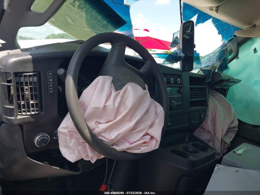 2022 Gmc Savana VIN 1GTW7AF75N1202303 IAAI salvage auction — ALL OVER, Clear (Texas), sold $2,500 on 2026-08-01 (photo 5)