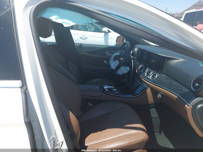 2017 Mercedes-benz E-klasse VIN WDDZF4JB9HA220536 IAAI salvage auction — FRONT END, Wait Title, sold $4,550 on 2026-08-03 (photo 5)