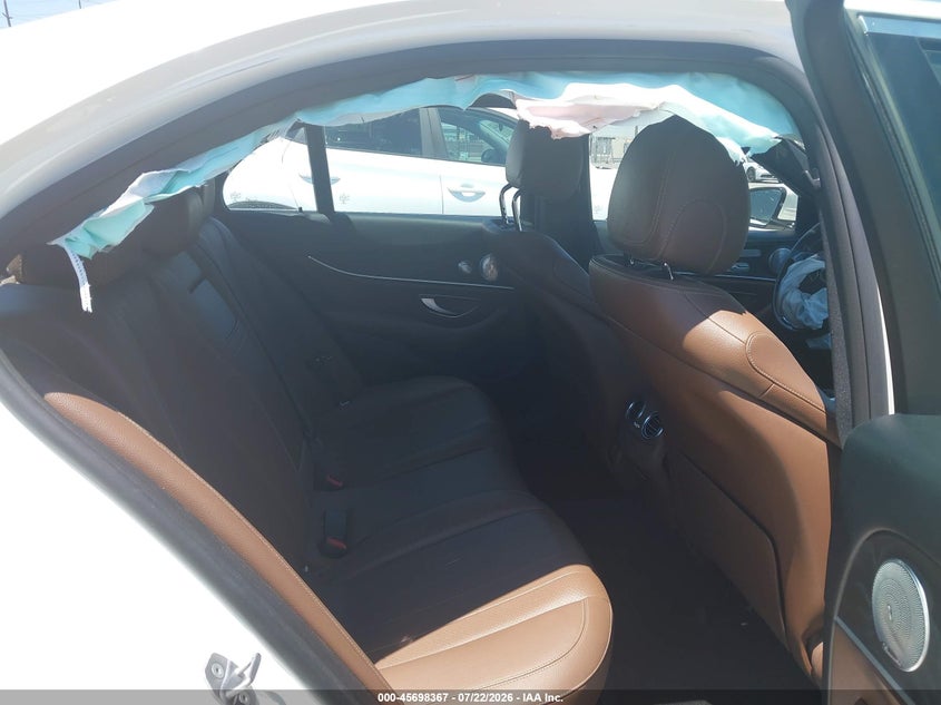 2017 Mercedes-benz E-klasse VIN WDDZF4JB9HA220536 IAAI salvage auction — FRONT END, Wait Title, sold $4,550 on 2026-08-03 (photo 8)