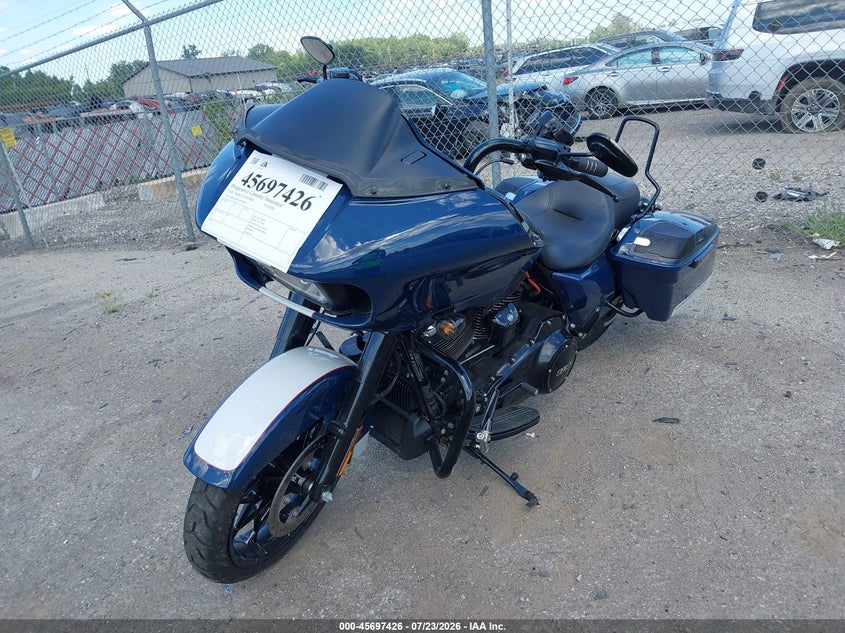 2020 Harley-davidson Road glide VIN 1HD1KTP10LB641025 IAAI salvage auction — RIGHT FRONT, Salvage Title, sold $9,850 on 2026-09-01 (photo 2)