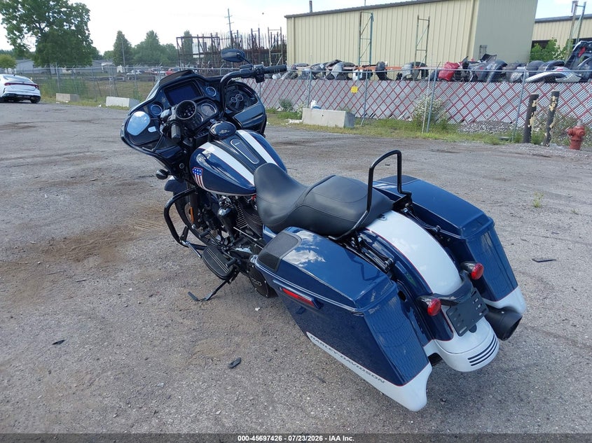 2020 Harley-davidson Road glide VIN 1HD1KTP10LB641025 IAAI salvage auction — RIGHT FRONT, Salvage Title, sold $9,850 on 2026-09-01 (photo 3)