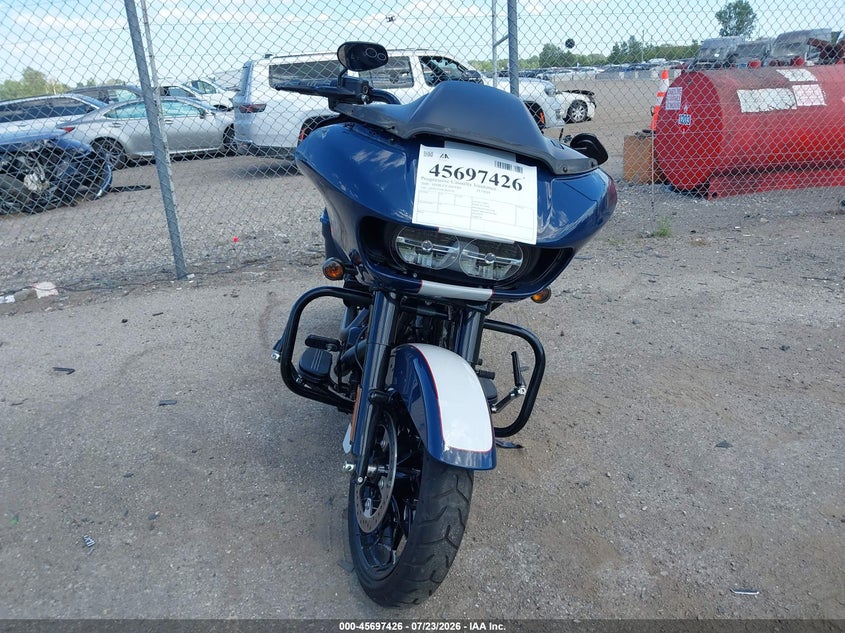 2020 Harley-davidson Road glide VIN 1HD1KTP10LB641025 IAAI salvage auction — RIGHT FRONT, Salvage Title, sold $9,850 on 2026-09-01 (photo 5)