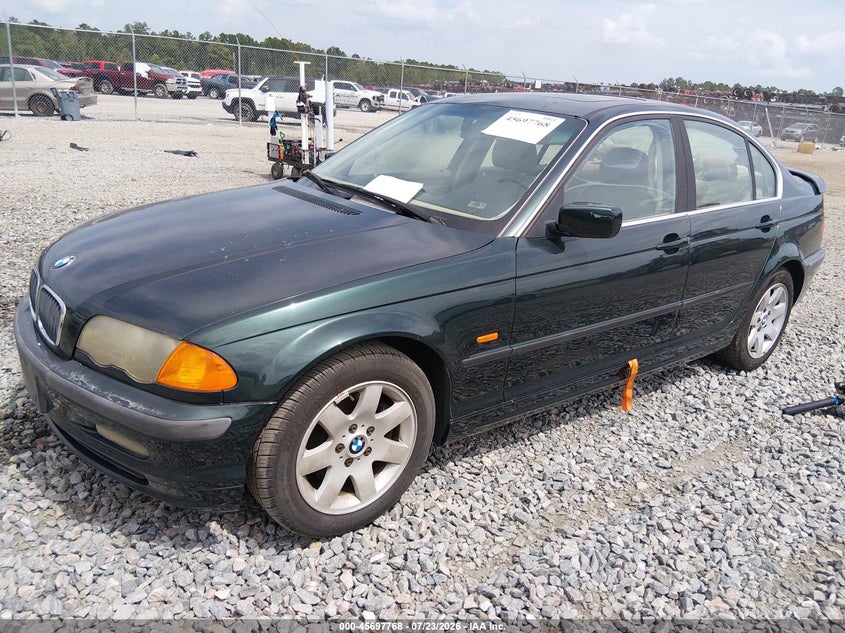 2001 BMW 3 series VIN WBAAV33421FV03921 IAAI salvage auction — NORMAL WEAR, Clear (Georgia), sold $25 on 2026-07-31 (photo 2)