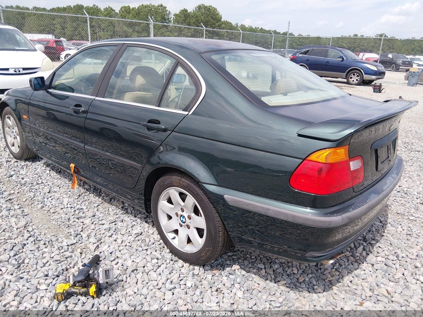 2001 BMW 3 series VIN WBAAV33421FV03921 IAAI salvage auction — NORMAL WEAR, Clear (Georgia), sold $25 on 2026-07-31 (photo 3)