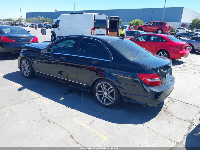 2012 Mercedes-benz C-klasse VIN WDDGF4HB8CA633182 IAAI salvage auction — FRONT END, Clear - Dealer Only (California), sold $300 on 2026-08-03 (photo 3)