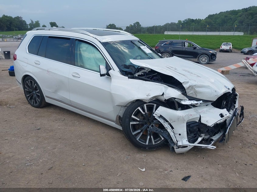 2021 BMW X7 VIN 5UXCW2C09M9E40756 — IAAI salvage auction photo