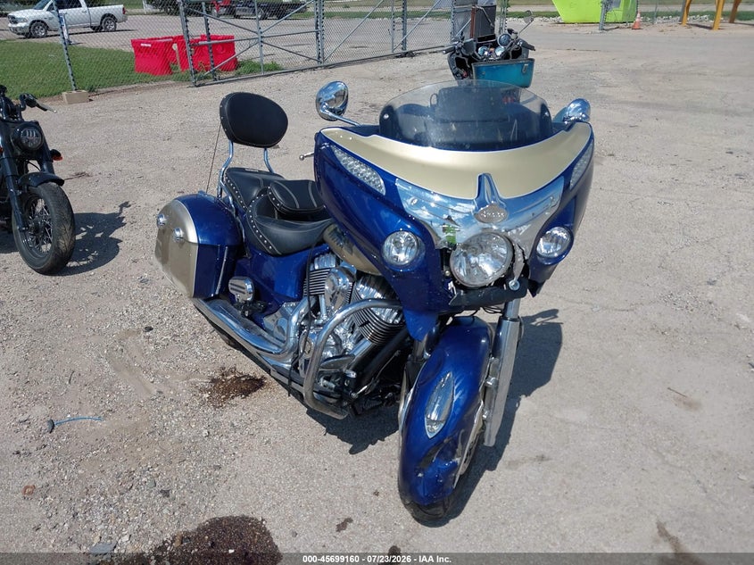 2019 Indian motorcycle co. Chieftain VIN 56KTFAAA9K3375244 IAAI salvage auction — FRONT END, Salvage (Illinois), sold $2,800 on 2026-09-16 (photo 1)