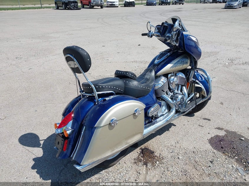 2019 Indian motorcycle co. Chieftain VIN 56KTFAAA9K3375244 IAAI salvage auction — FRONT END, Salvage (Illinois), sold $2,800 on 2026-09-16 (photo 4)