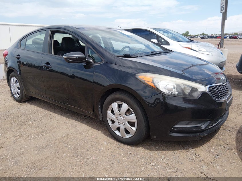 2015 Kia Forte VIN KNAFX4A63F5358640 IAAI salvage auction — NORMAL WEAR, Salvage Title, sold $200 on 2026-07-28 (photo 1)