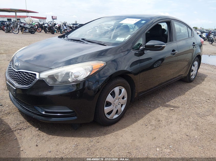 2015 Kia Forte VIN KNAFX4A63F5358640 IAAI salvage auction — NORMAL WEAR, Salvage Title, sold $200 on 2026-07-28 (photo 2)