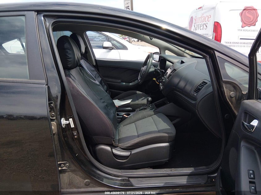 2015 Kia Forte VIN KNAFX4A63F5358640 IAAI salvage auction — NORMAL WEAR, Salvage Title, sold $200 on 2026-07-28 (photo 5)