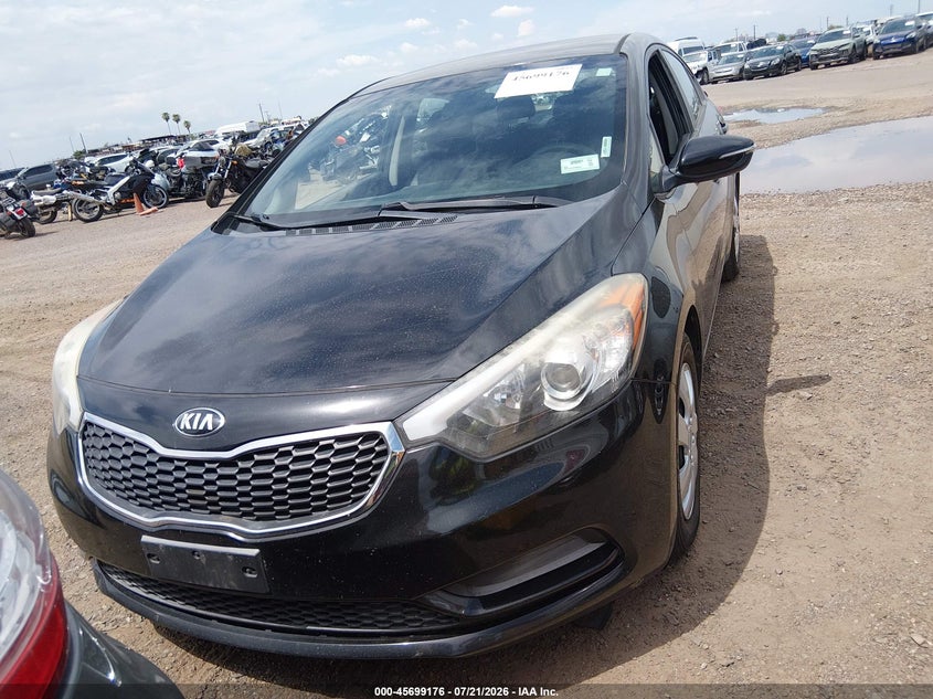 2015 Kia Forte VIN KNAFX4A63F5358640 IAAI salvage auction — NORMAL WEAR, Salvage Title, sold $200 on 2026-07-28 (photo 6)
