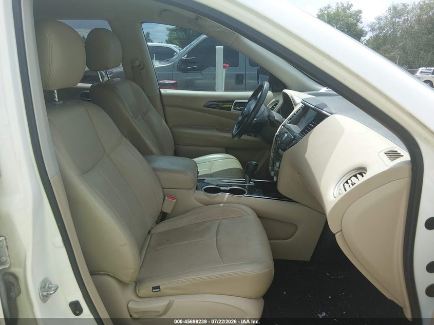 2017 Nissan Pathfinder VIN 5N1DR2MN8HC620352 IAAI salvage auction — NORMAL WEAR, Clear (Alabama), sold $675 on 2026-08-31 (photo 5)