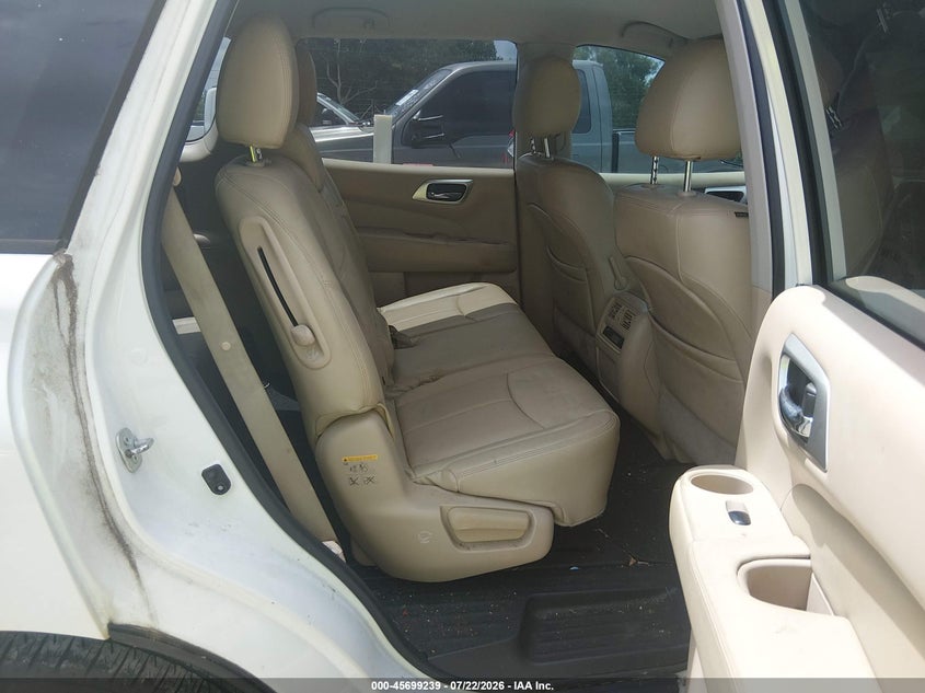 2017 Nissan Pathfinder VIN 5N1DR2MN8HC620352 IAAI salvage auction — NORMAL WEAR, Clear (Alabama), sold $675 on 2026-08-31 (photo 8)