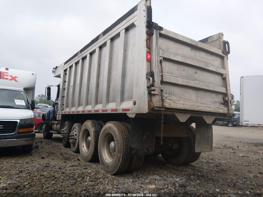 2007 Mack 700 cv700 VIN 1M2AG11C67M068137 IAAI salvage auction — SIDE, Salvage (Ohio), sold $3,550 on 2026-09-09 (photo 3)