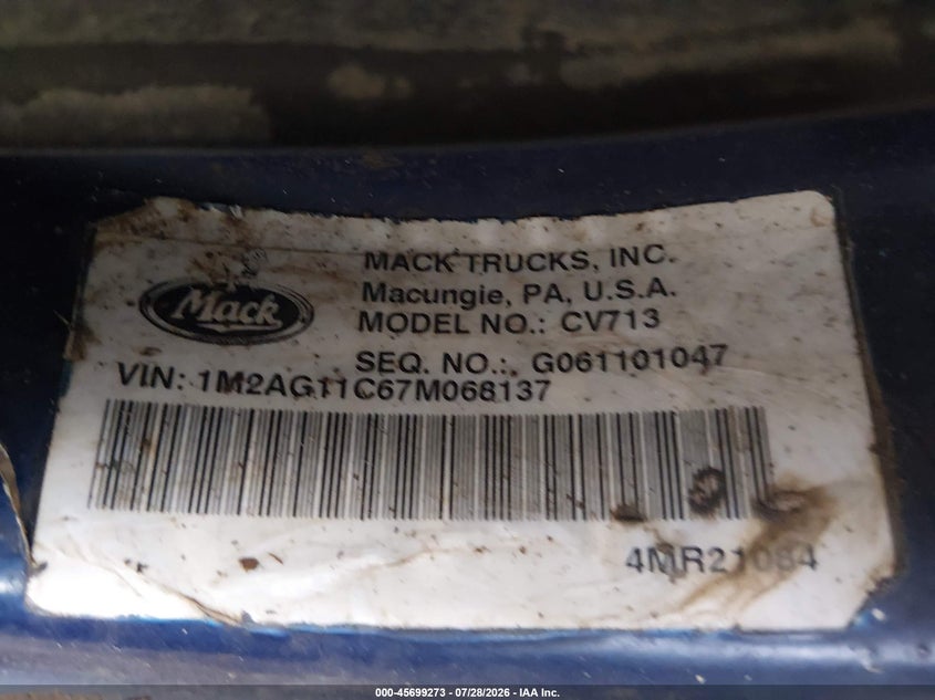 2007 Mack 700 cv700 VIN 1M2AG11C67M068137 IAAI salvage auction — SIDE, Salvage (Ohio), sold $3,550 on 2026-09-09 (photo 8)