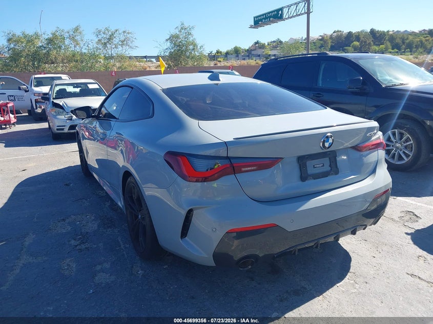2022 BMW 4er VIN WBA53AP08NCJ66908 IAAI salvage auction — RIGHT SIDE, Salvage (California), sold $12,500 on 2026-08-10 (photo 3)