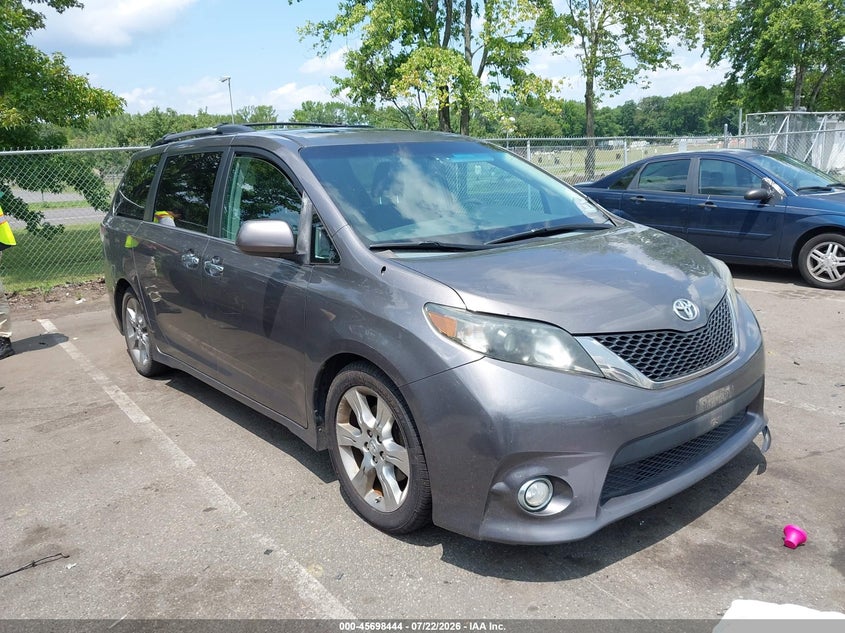2013 Toyota Sienna VIN 5TDXK3DC9DS353788 IAAI salvage auction — NORMAL WEAR, Clear (New Jersey), sold $2,050 on 2026-07-27 (photo 1)