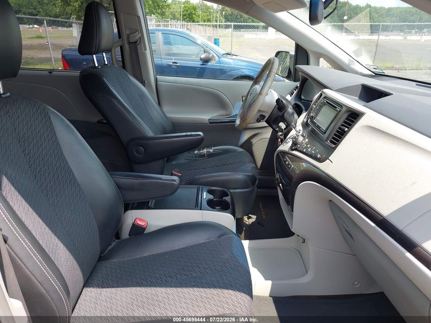2013 Toyota Sienna VIN 5TDXK3DC9DS353788 IAAI salvage auction — NORMAL WEAR, Clear (New Jersey), sold $2,050 on 2026-07-27 (photo 5)