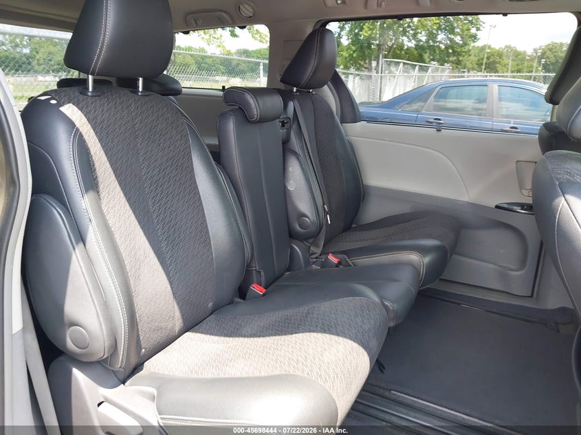 2013 Toyota Sienna VIN 5TDXK3DC9DS353788 IAAI salvage auction — NORMAL WEAR, Clear (New Jersey), sold $2,050 on 2026-07-27 (photo 8)