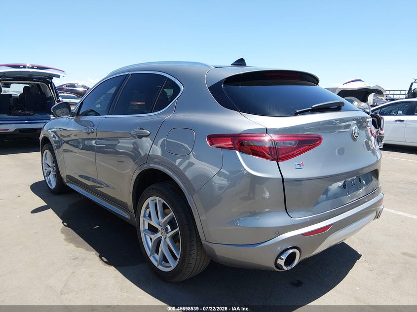 2021 Alfa romeo Stelvio VIN ZASPAKBN9M7D09731 IAAI salvage auction — SIDE, Wait Title, sold $1,150 on 2026-08-18 (photo 3)
