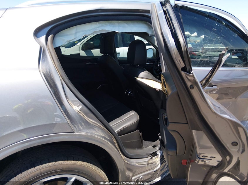 2021 Alfa romeo Stelvio VIN ZASPAKBN9M7D09731 IAAI salvage auction — SIDE, Wait Title, sold $1,150 on 2026-08-18 (photo 8)