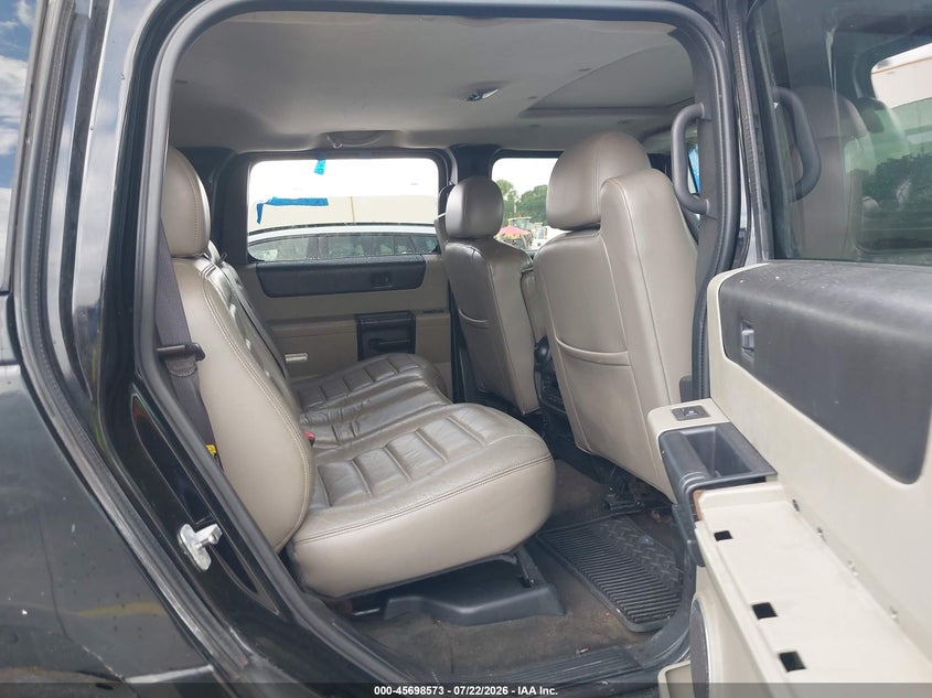 2006 Hummer H2 VIN 5GRGN23U56H115857 IAAI salvage auction — NORMAL WEAR, Clear (Florida), sold $25 on 2026-07-30 (photo 8)
