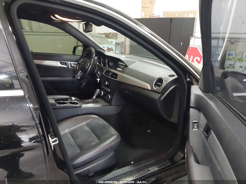 2013 Mercedes-benz C class VIN WDDGF8AB2DR244302 IAAI salvage auction — NORMAL WEAR, Peddle Salvage Public-Restricted (Oregon), sold $400 on 2026-07-28 (photo 5)