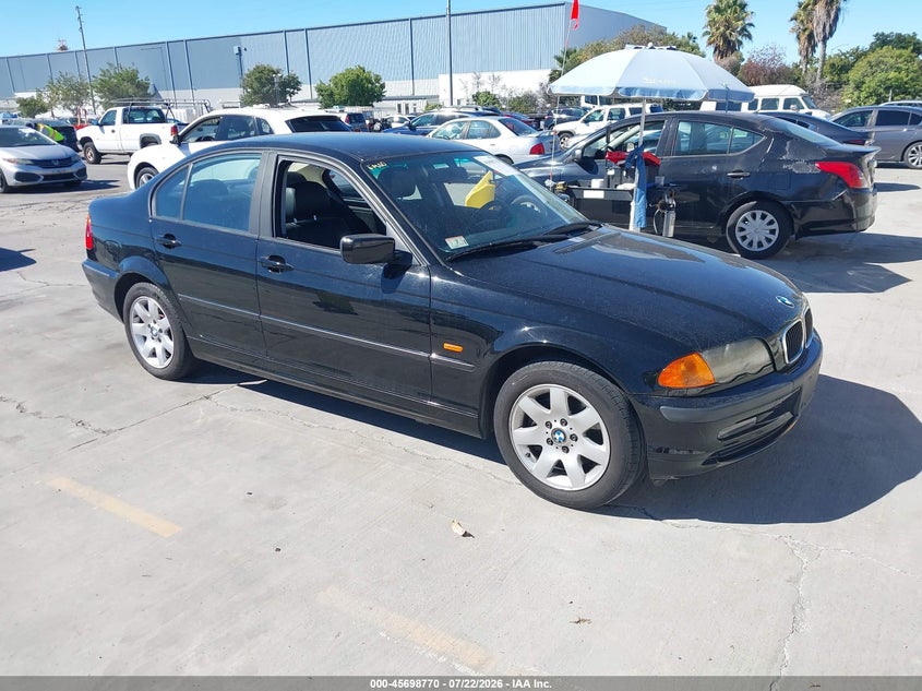 2001 BMW 3 series VIN WBAAV33411EE26855 IAAI salvage auction — NORMAL WEAR, Clear - Dealer Only (California), sold $2,350 on 2026-07-29 (photo 1)