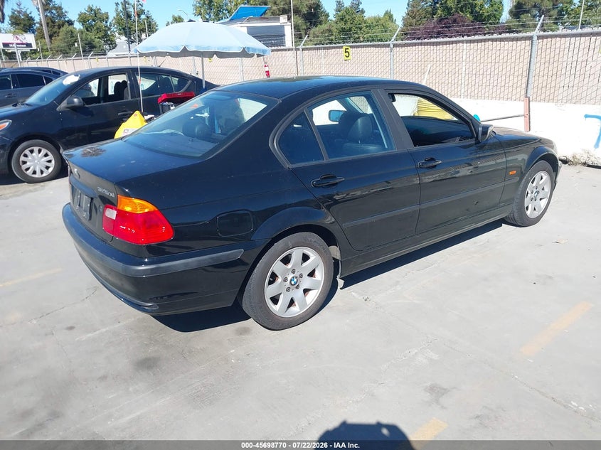 2001 BMW 3 series VIN WBAAV33411EE26855 IAAI salvage auction — NORMAL WEAR, Clear - Dealer Only (California), sold $2,350 on 2026-07-29 (photo 4)