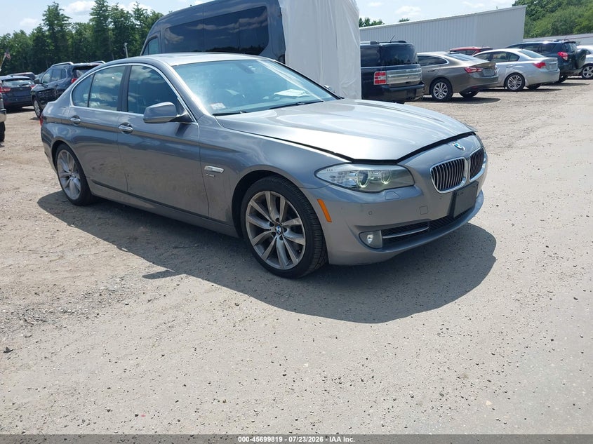 2012 BMW 5er VIN WBAFU7C56CDU60952 IAAI salvage auction — NORMAL WEAR, Wait Title, sold $2,000 on 2026-08-03 (photo 1)
